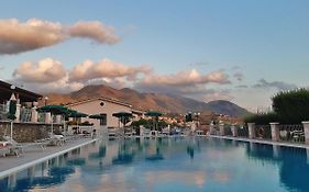 Hotel Ristorante Borgo La Tana